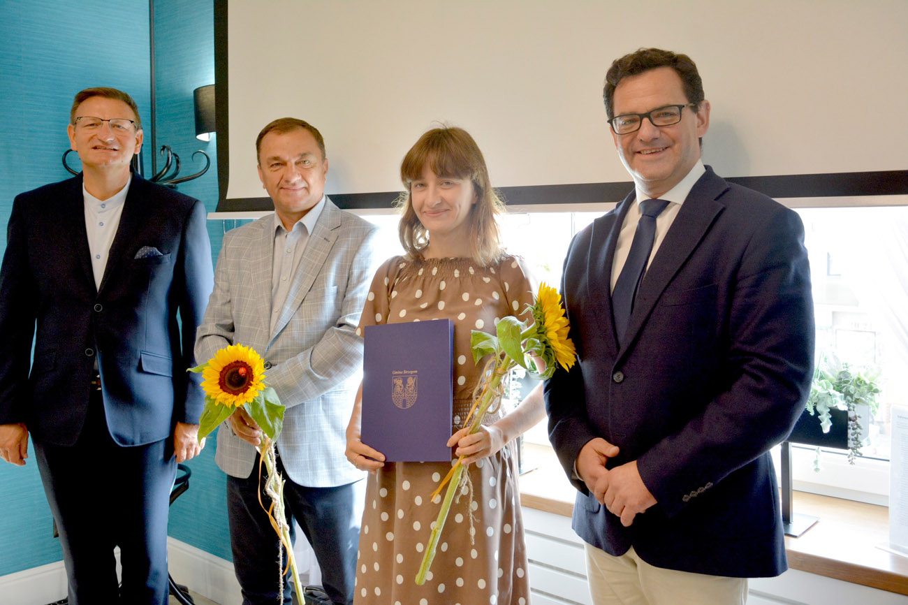 Ośmiu strzegomskich nauczycieli z awansem zawodowym [FOTO] 