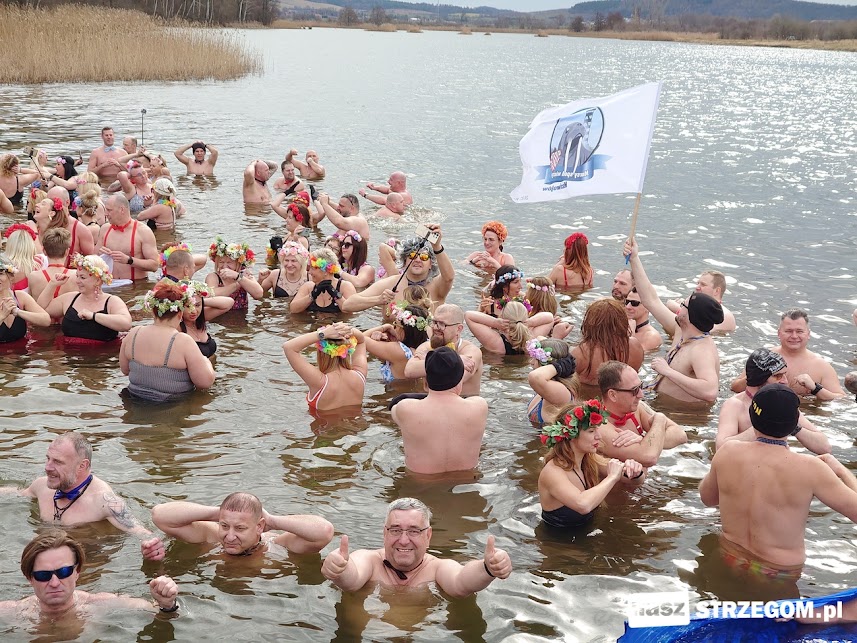 Lodowata woda, kolorowe wianki, fantazyjne muchy i gorące serca dla Anny Dudek [FOTO] 