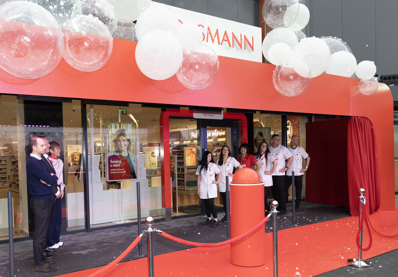 Rossmann świętuje 2000 drogerii i prezentuje nowy, zmysłowy koncept sklepu [FOTO] 