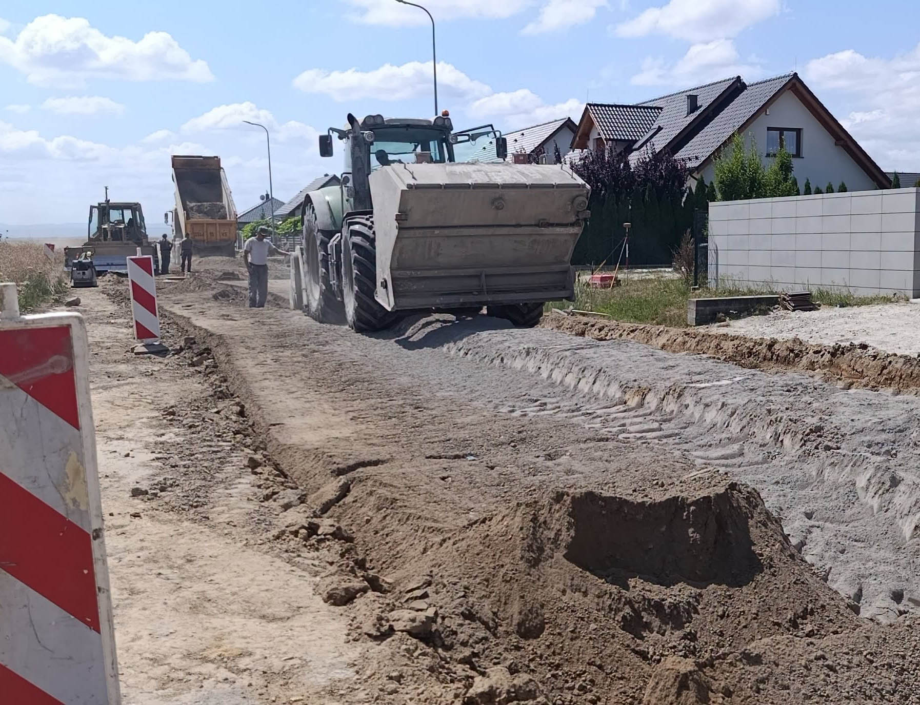 W Jaroszowie powstaje droga dojazdowa do gruntów rolnych [FOTO] 