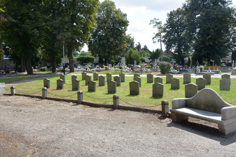 Wyremontują żołnierskie kwatery na cmentarzu [FOTO] 