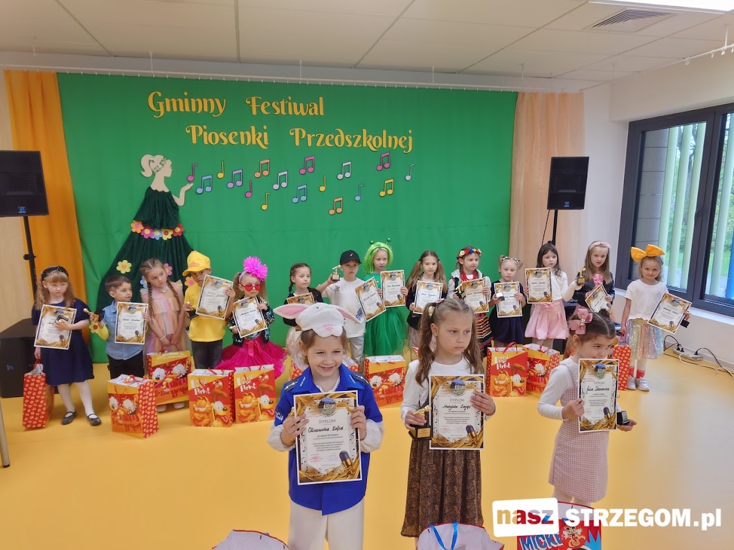 Święto muzyki i talentu – Gminny Festiwal Piosenki Przedszkolnej po raz czwarty w Strzegomiu [FOTO] 