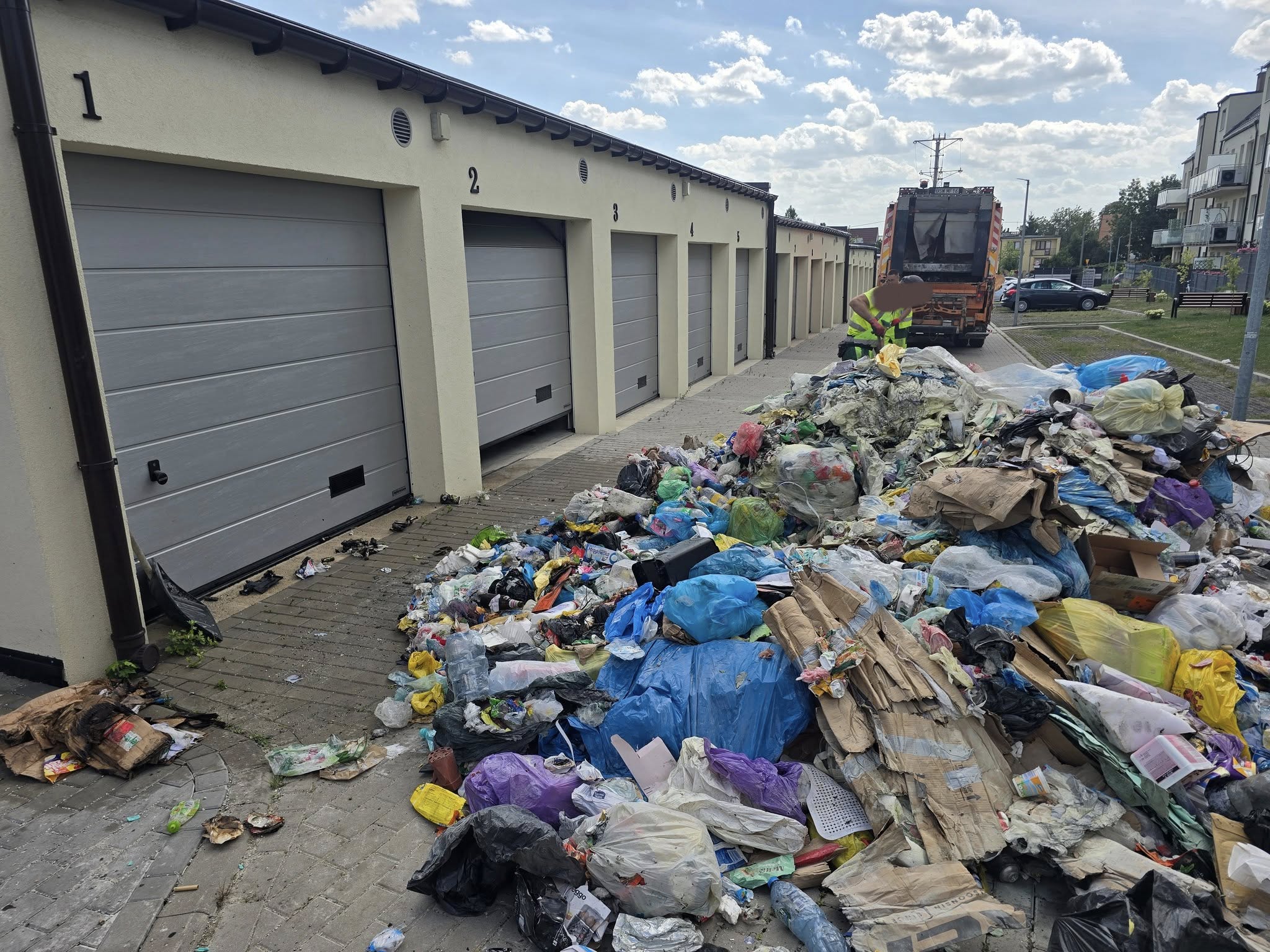 Pożar odpadów w śmieciarce [FOTO] 