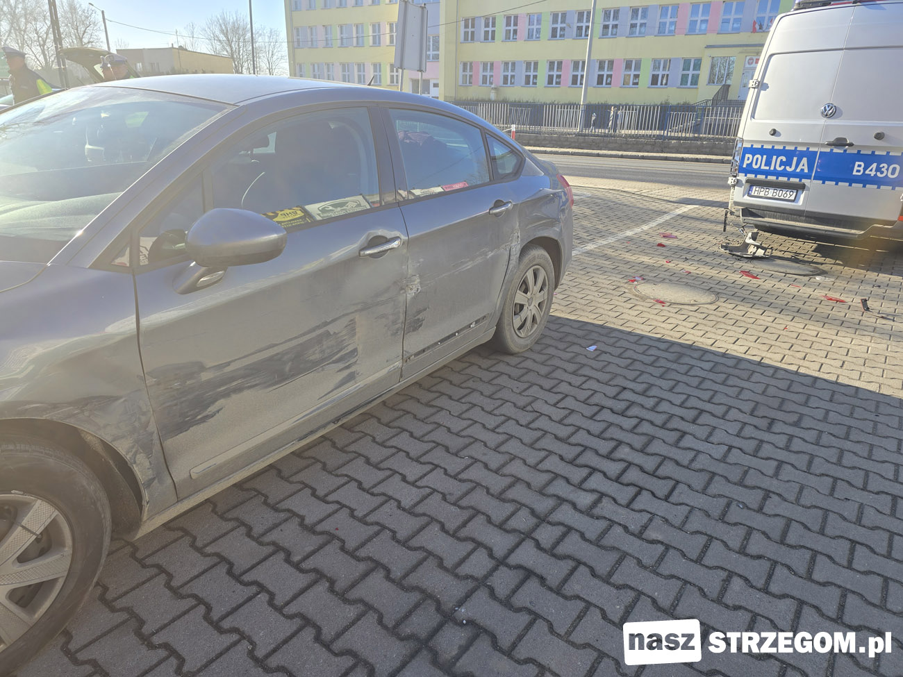 Zderzenie dwóch pojazdów przy ulicy Świdnickiej w Strzegomiu [FOTO] 
