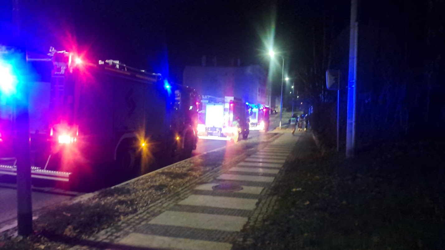 Wyciek gazu na ul. Dolnej w Strzegomiu. 