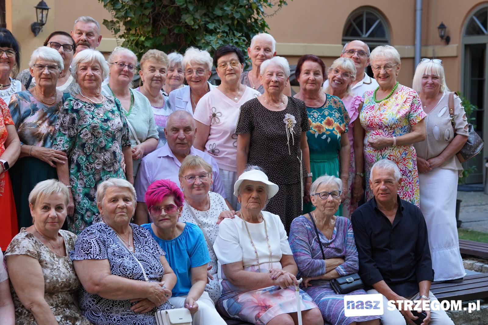 10 lat środowych spotkań przy kawie. Strzegomscy seniorzy świętowali jubileusz [FOTO] 