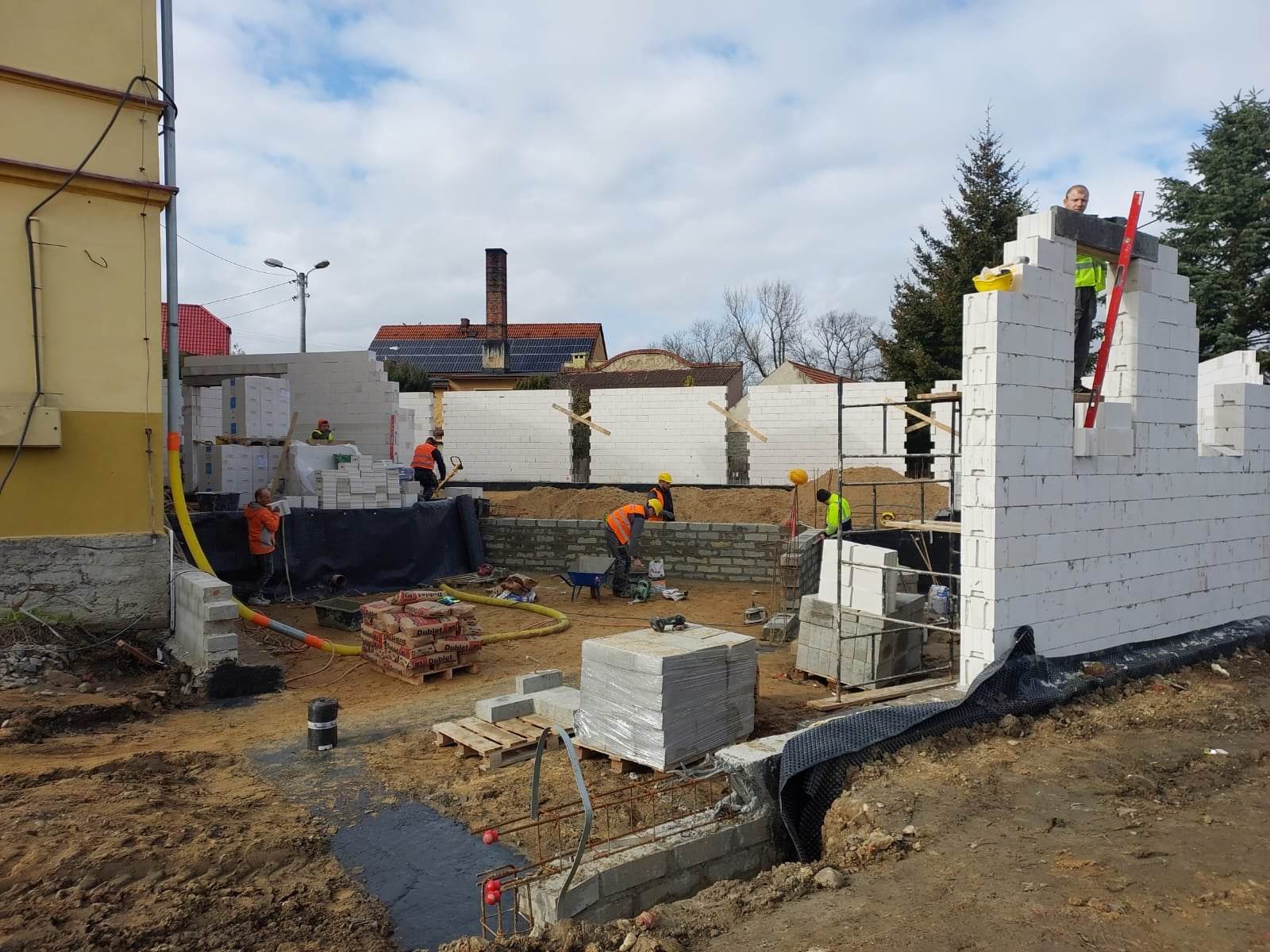 Trwa budowa sali sportowej w Olszanach [FOTO] 