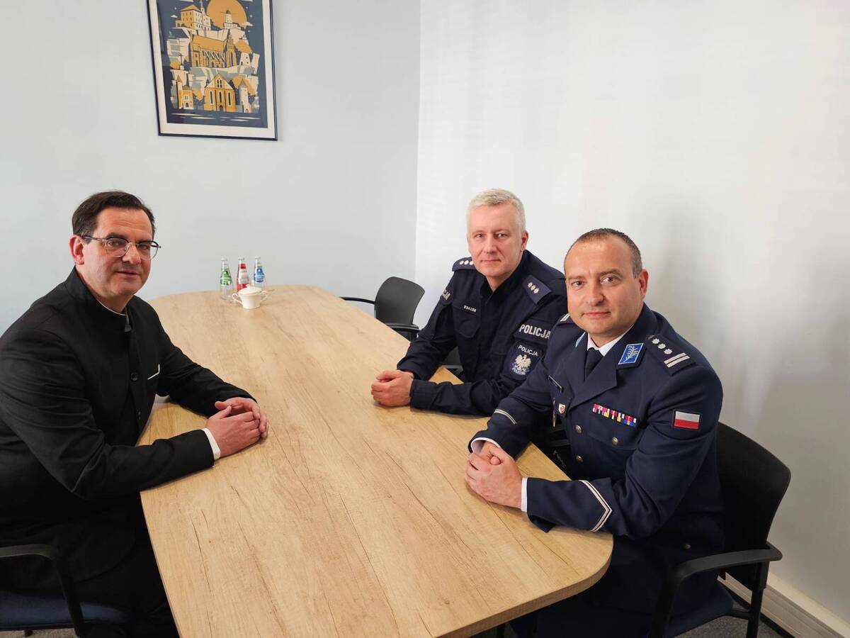 Bezpieczeństwo i współpraca w Strzegomiu tematem spotkania władz i policji 