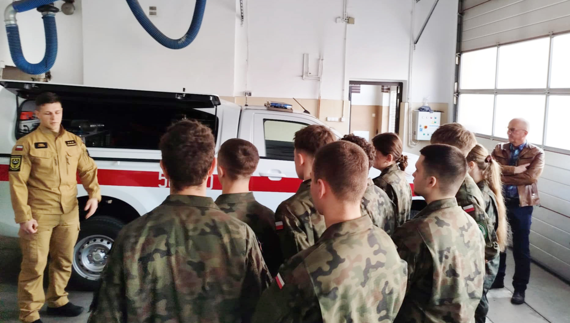 Strzegomscy licealiści poznali kulisy pracy zawodowych strażaków [FOTO] 