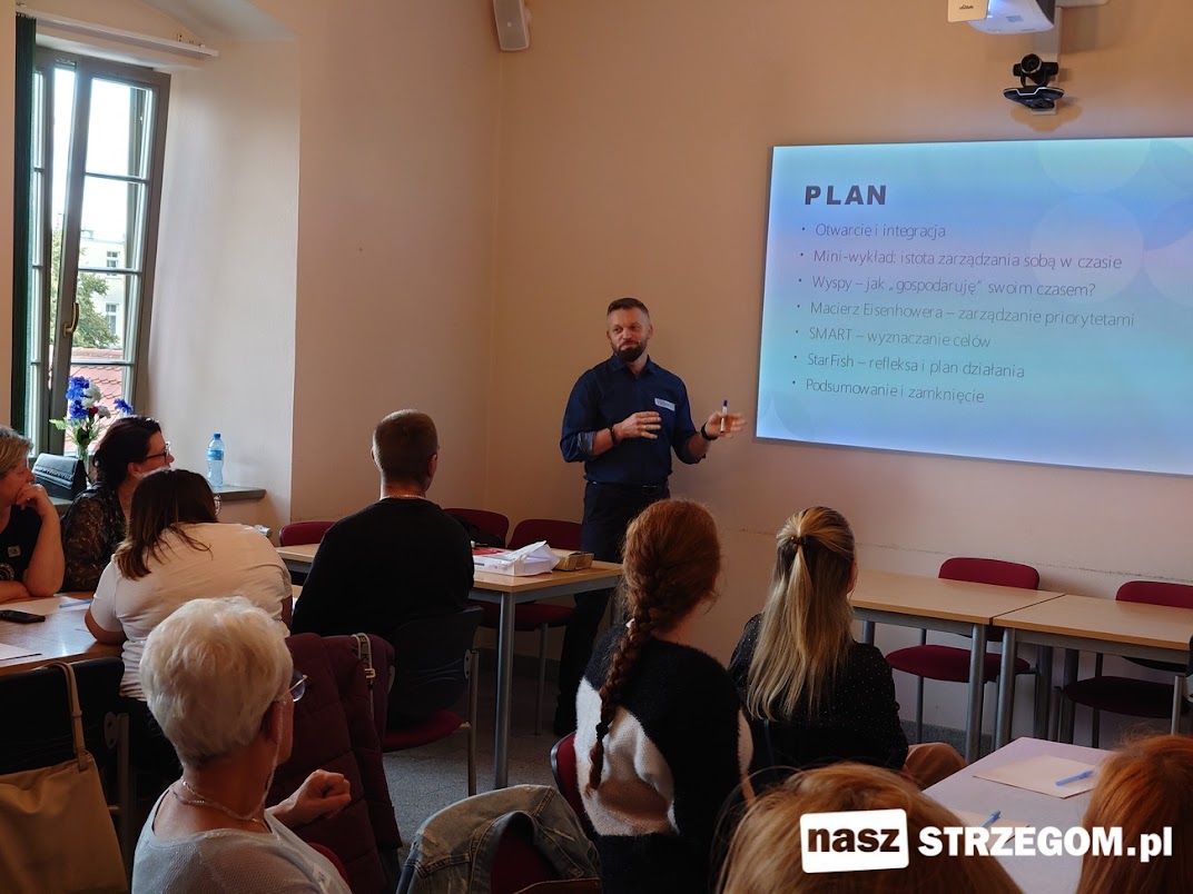 Jak lepiej zarządzać czasem? Przemysław Wołczek poprowadził warsztaty, które mogą zmienić codzienność [FOTO] 