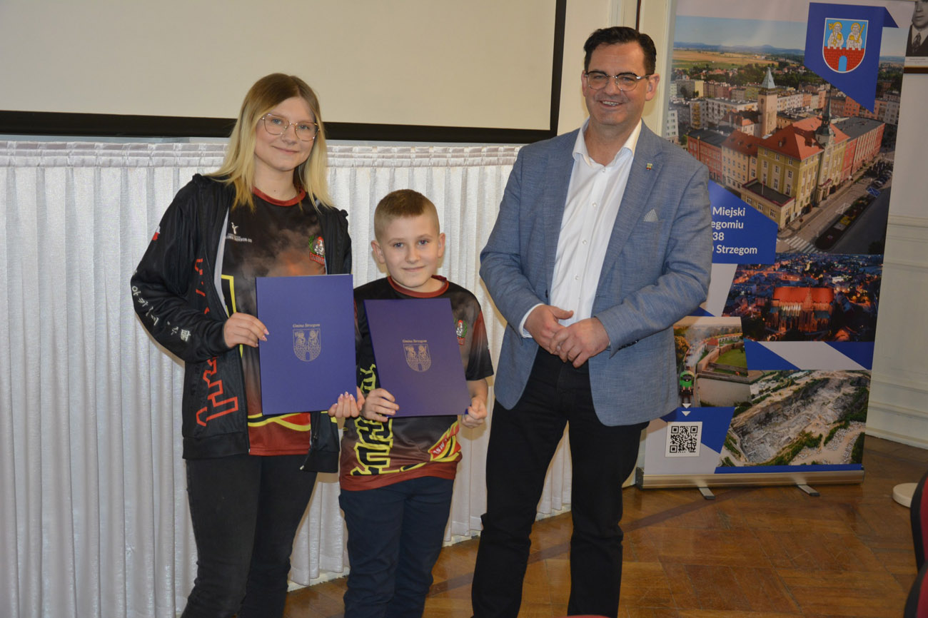 Doceniono strzegomskich sportowców i trenerów [FOTO] 