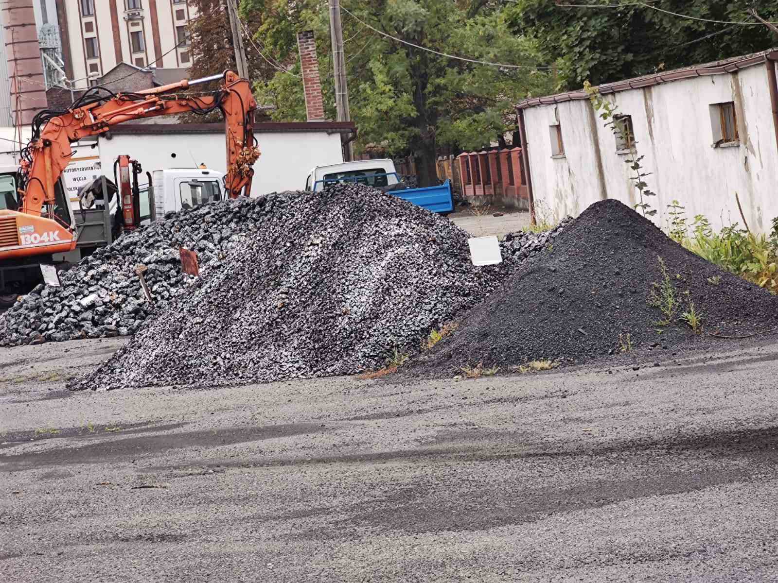 Na dniach mieszkańcy będą mogli palić węglem zakupionym od gminy. Przydział będzie jednak mniejszy! 