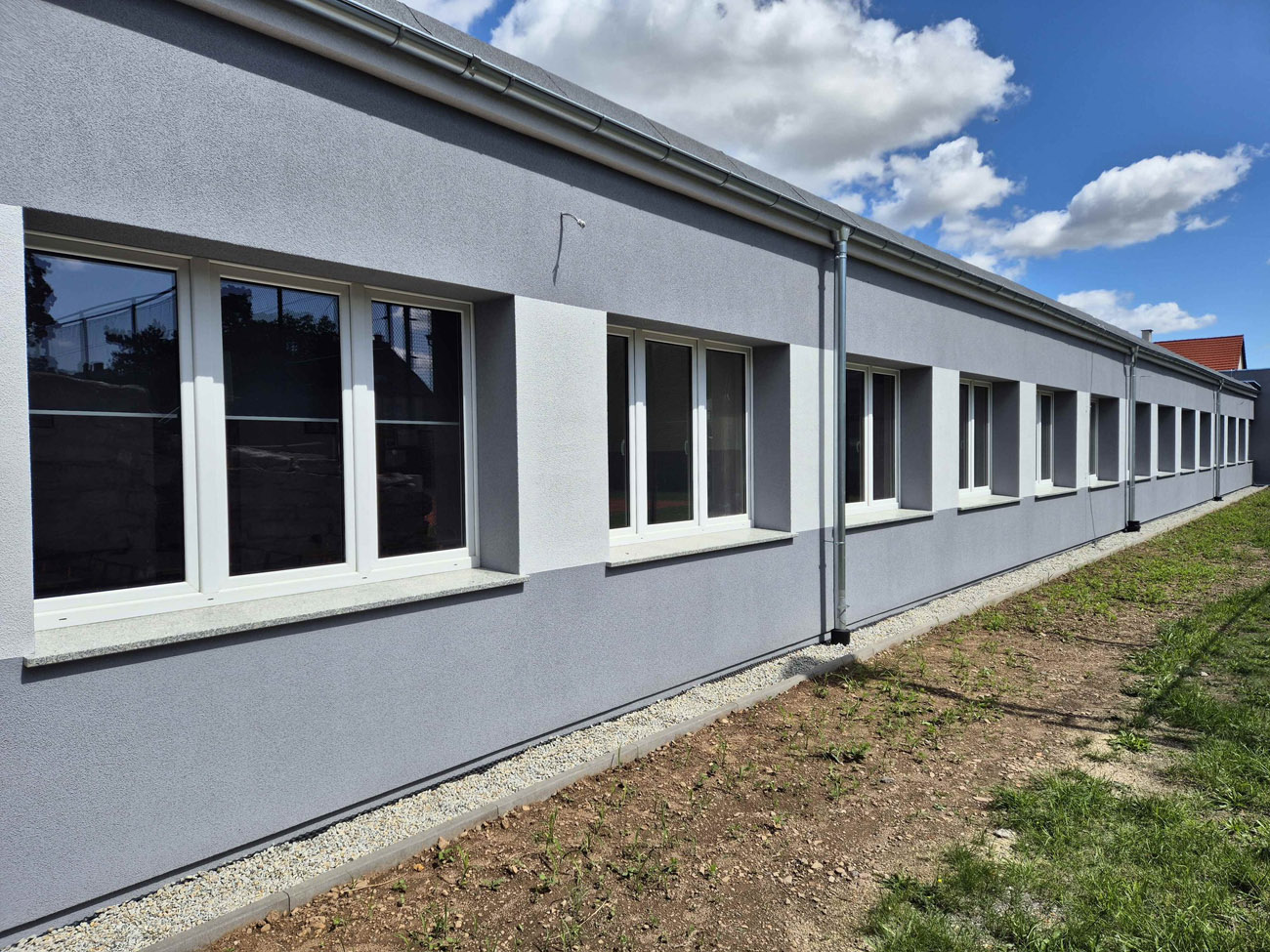 Zakończono termomodernizację pawilonu przy strzegomskim LO [FOTO] 