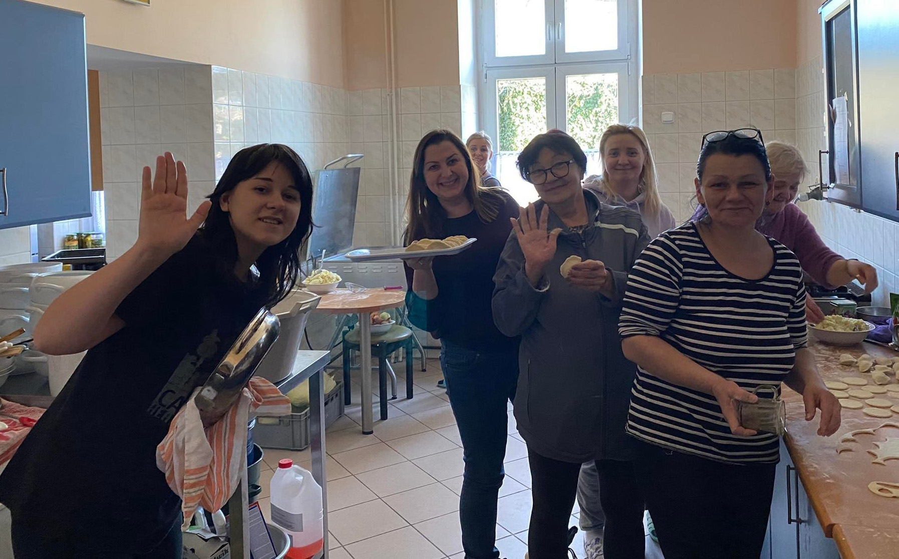 Ulepiły kilkaset pierogów „ukraińskich” [FOTO] 