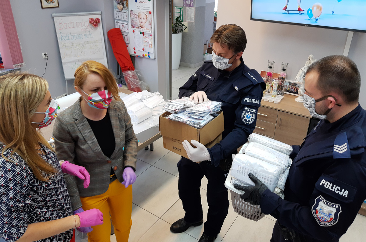 Maseczki dla seniorów [FOTO+FILM]] 