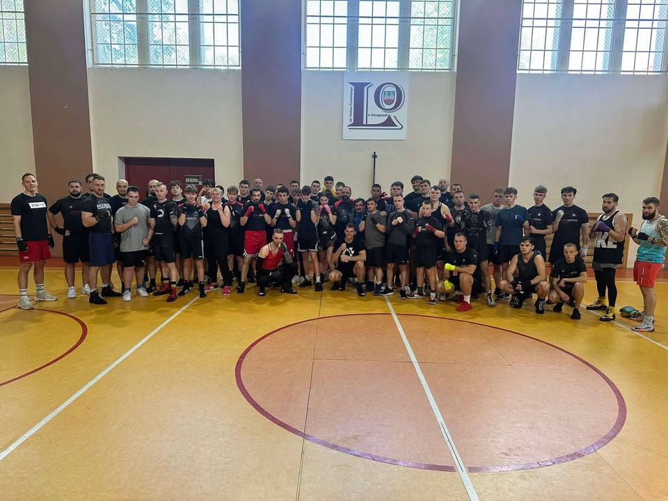 Mistrz Zbigniew Raubo odwiedził miasto na zaproszenie strzegomskich pięściarzy [FOTO] 