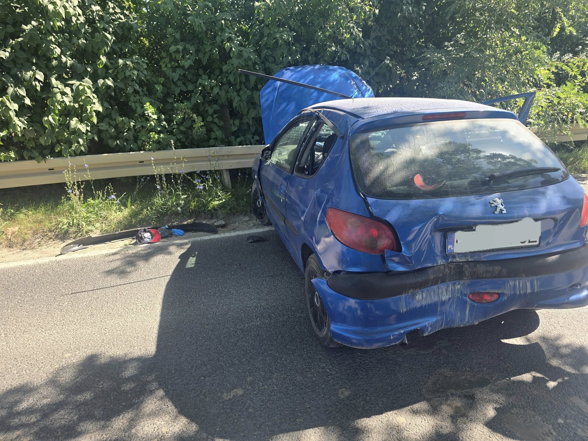 Wypadek na Niepodległości. Jechał za szybko i wypadł z drogi [FOTO] 
