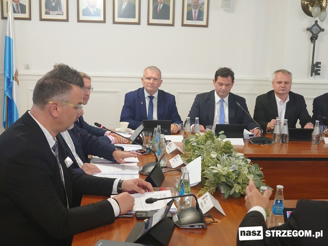 Burmistrz Strzegomia z absolutorium i wotum zaufania [FOTO] 