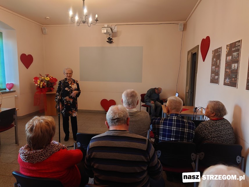 „Śpiewać każdy może” – muzyczne wtorki z Zespołem Retro w Karmelu [FOTO] 