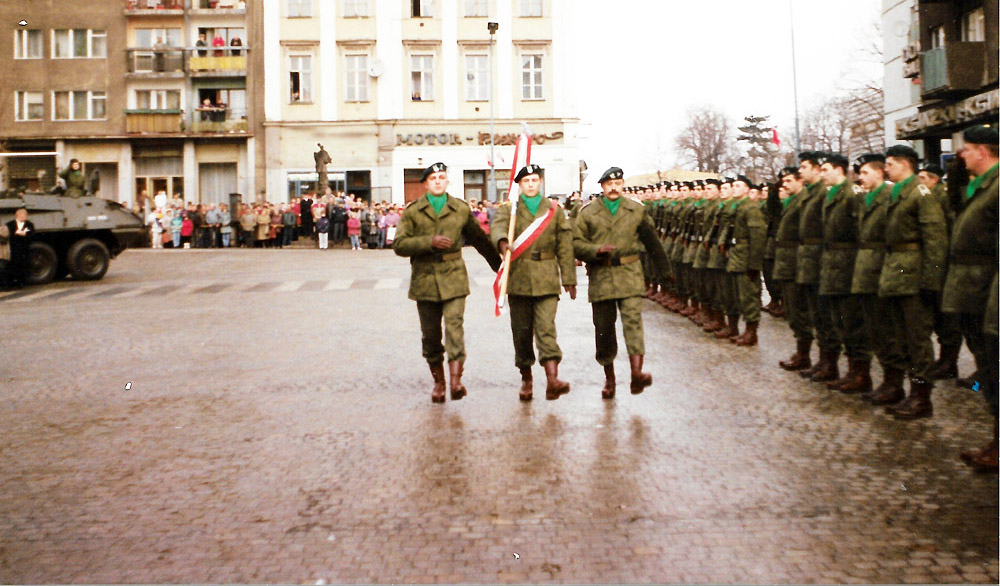 Nadchodzi jubileusz nadania sztandaru 14. Strzegomskiemu Pułkowi Radioliniowo-Kablowemu [FOTO] 