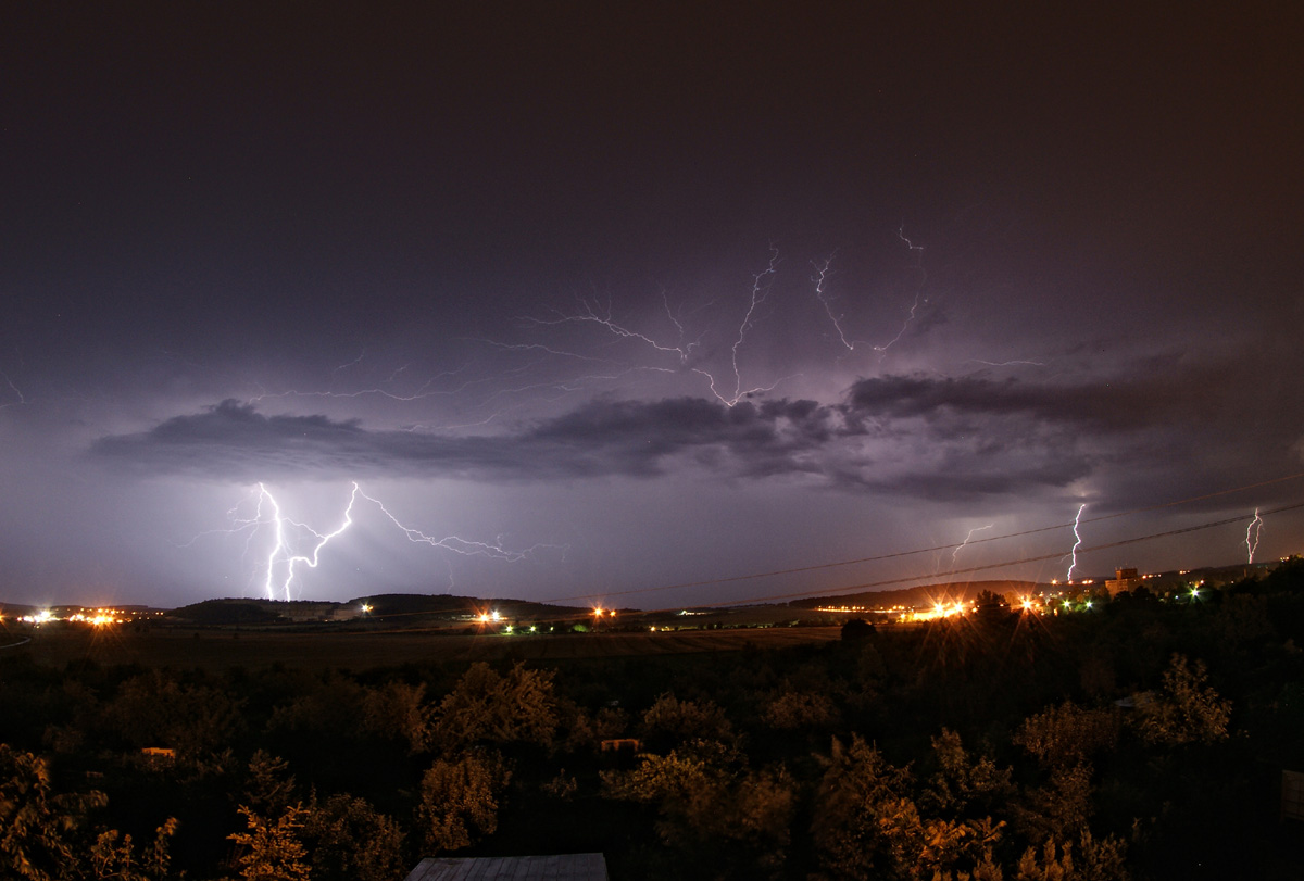 Najpierw upał, później silny deszcz z burzami. Meteorolodzy ostrzegają! 