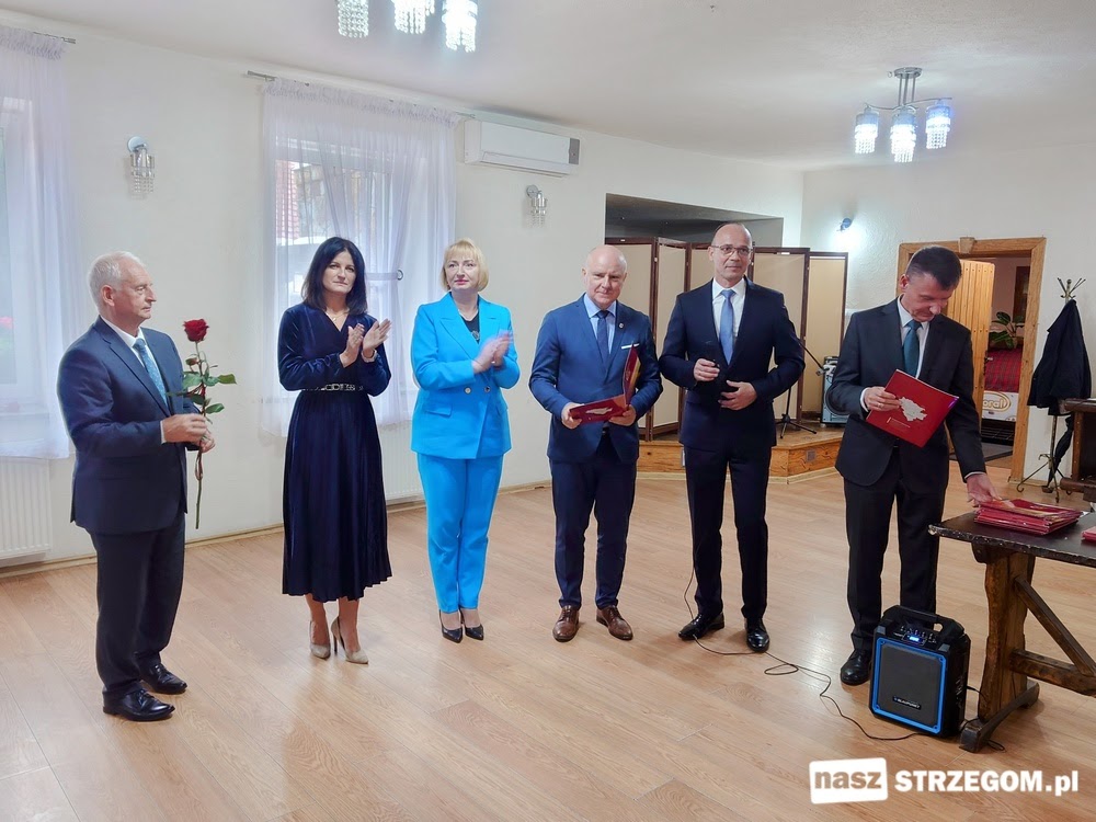 Nagrody starosty świdnickiego dla najlepszych nauczycieli i dyrektorów przyznane  