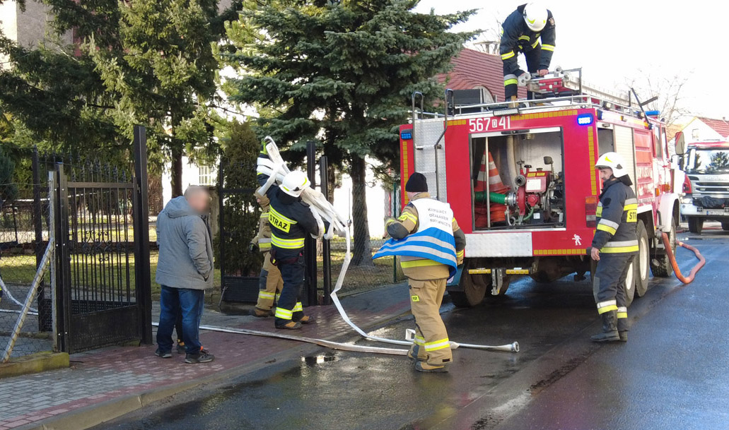 Pożar domu w Olaszanach. Palił się ganek [FOTO] 