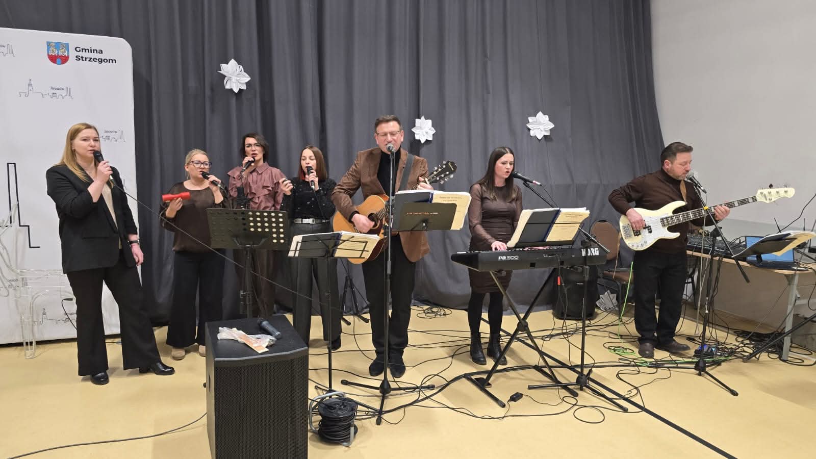 Społeczność Jaroszowa uczestniczyła w spotkaniu opłatkowym z koncertem kolęd [FOTO] 