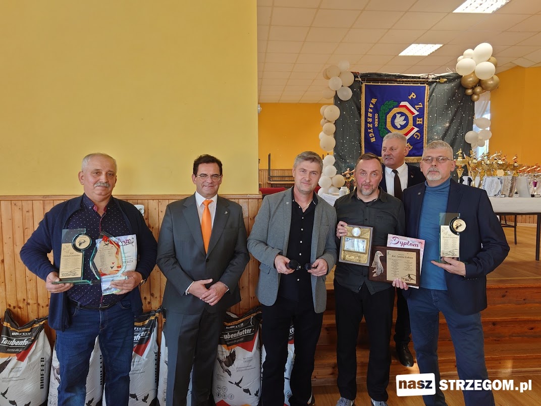 Hodowcy gołębi świętowali zakończenie sezonu i pierwsze Mistrzostwo o Puchar Burmistrza Strzegomia [FOTO] 