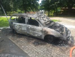 Spłonął samochód przy ul. Promenady [FOTO]