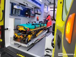 Nowe ambulanse w świdnickim pogotowiu. Pierwszy z nich trafił do Strzegomia [FOTO]